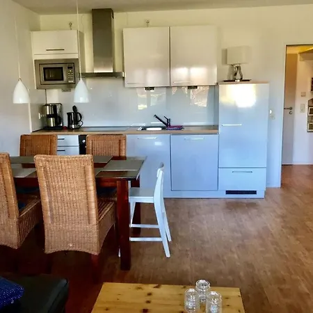 Sea Air Apartment *